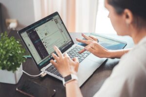 フリーランスが利用すべき食事サービスは？